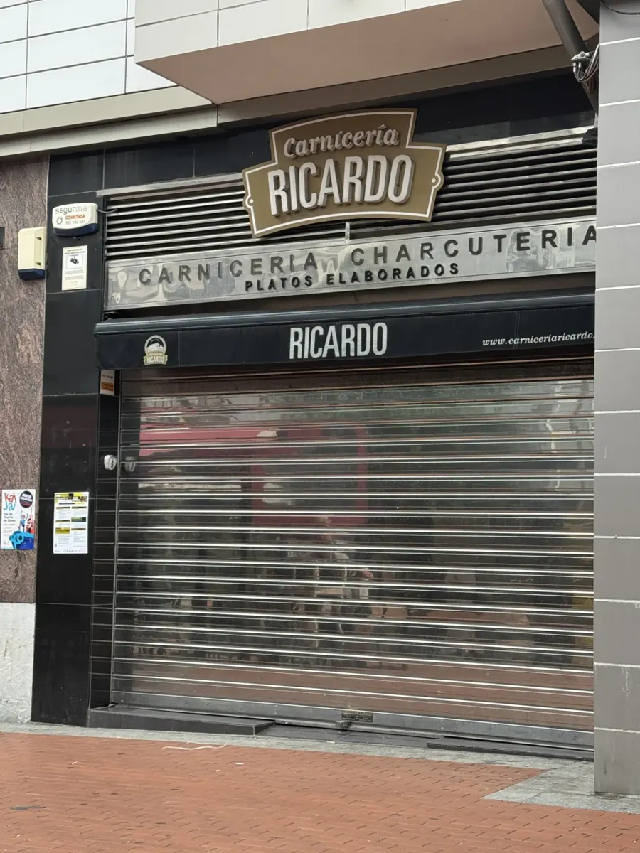 Fachada y rótulo de Carnicería Ricardo en Barakaldo